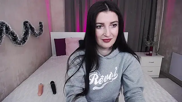 Snapshot of EvelinCuper chatting on 01-19-26, 06:17 EvelinCuper online show from 01-19-26, 06:17