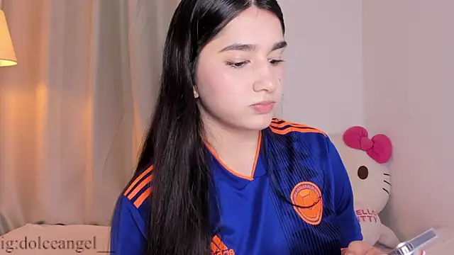 dulceangel   online show from 06-18-26, 03:16