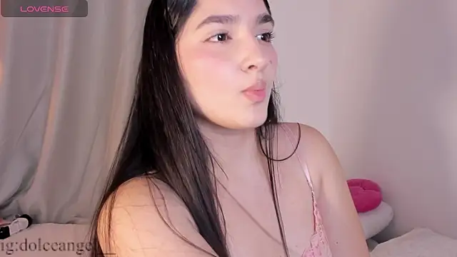 Snapshot of dulceangel__ chatting on 05-22-26, 05:05 dulceangel online show from 05-22-26, 05:05