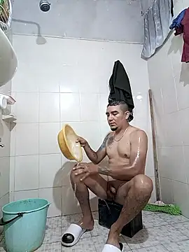 Snapshot of SecurePlanet9 chatting on 01-15-26, 02:37 SecurePlanet9 online show from 01-15-26, 02:37