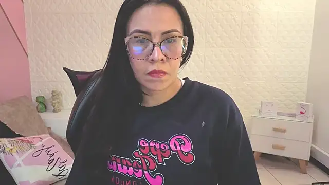 Snapshot of Eva_mermaid chatting on 05-28-26, 02:34 Eva mermaid online show from 05-28-26, 02:34