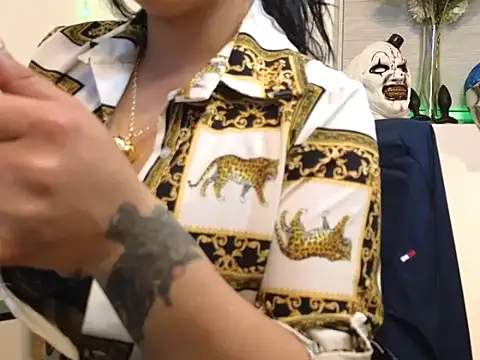 Snapshot of feraveline chatting on 10-23-25, 10:19 feraveline online show from 10-23-25, 10:19