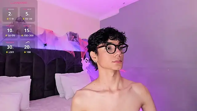 Phillicious   online show from 10-17-25, 08:32