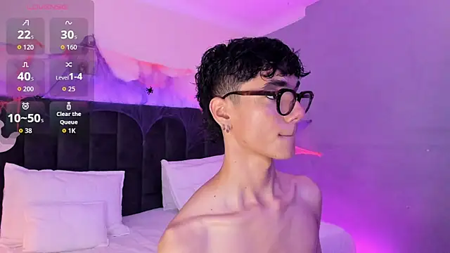 Phillicious   online show from 10-29-25, 09:47