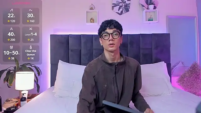 Phillicious   online show from 09-17-25, 09:39