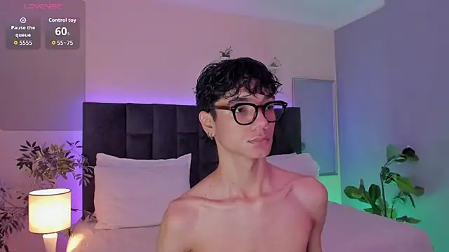 Phillicious   online show from 11-30-25, 12:33