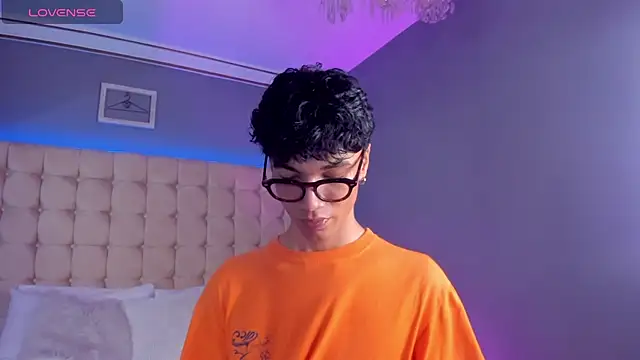 Phillicious   online show from 09-16-25, 01:17