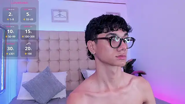 Phillicious   online show from 11-05-25, 05:43