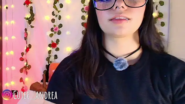 Snapshot of cutee_andrea chatting on 03-04-26, 03:36 cutee andrea online show from 03-04-26, 03:36