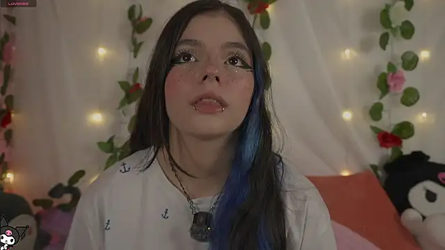 Snapshot of cutee_andrea chatting on 07-12-26, 03:07 cutee andrea online show from 07-12-26, 03:07