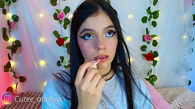 Snapshot of cutee_andrea chatting on 10-24-25, 01:59 cutee andrea online show from 10-24-25, 01:59