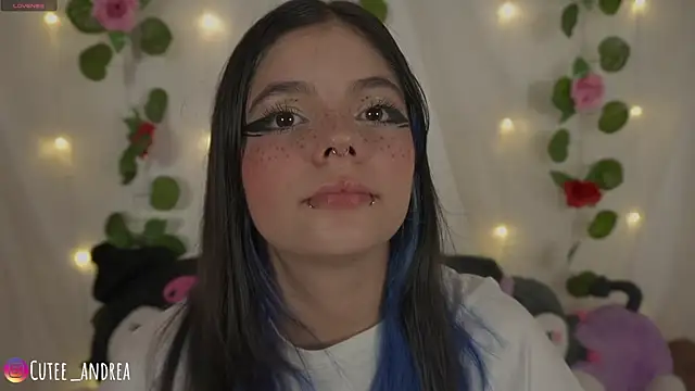 Snapshot of cutee_andrea chatting on 07-11-26, 03:07 cutee andrea online show from 07-11-26, 03:07