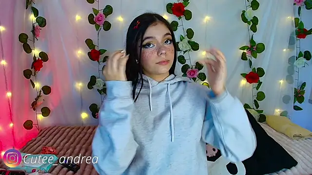 Snapshot of cutee_andrea chatting on 10-17-25, 02:15 cutee andrea online show from 10-17-25, 02:15