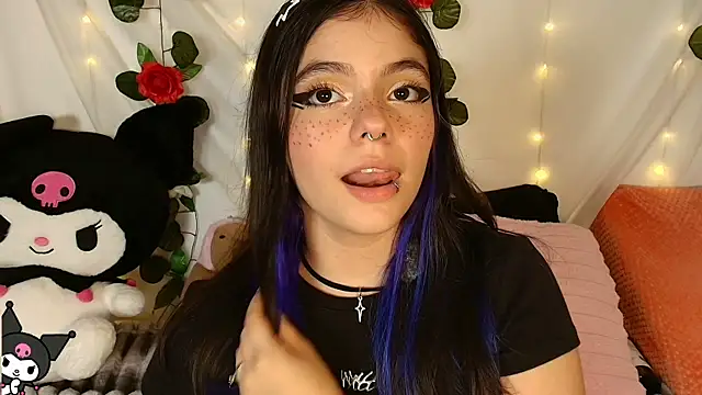 Snapshot of cutee_andrea chatting on 04-05-26, 03:24 cutee andrea online show from 04-05-26, 03:24