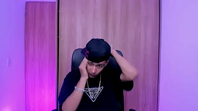 Toy boy777 online show from 02-18-26, 09:00