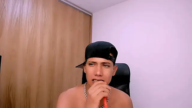 Toy boy777 online show from 02-11-26, 08:03