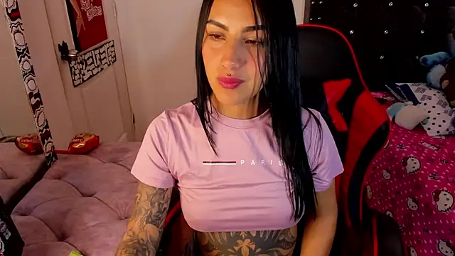 Snapshot of Samanthademonx20_ chatting on 06-06-26, 01:38 Samanthademonx20 online show from 06-06-26, 01:38