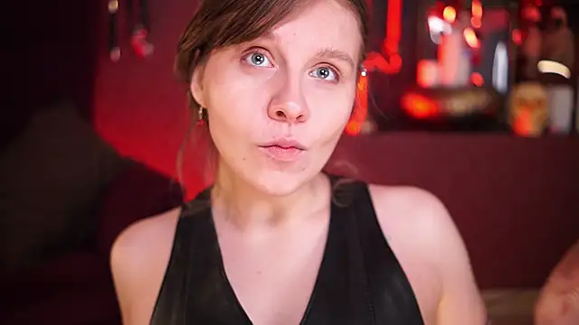 Snapshot of Sense_Of_Rosemary chatting on 02-14-26, 06:02 Sense Of Rosemary online show from 02-14-26, 06:02