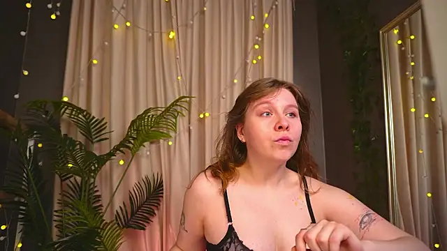 Snapshot of Sense_Of_Rosemary chatting on 02-28-26, 05:40 Sense Of Rosemary online show from 02-28-26, 05:40