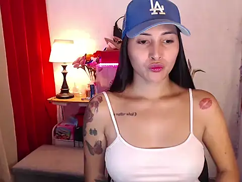 alicemoore69 online show from 05-10-26, 12:03