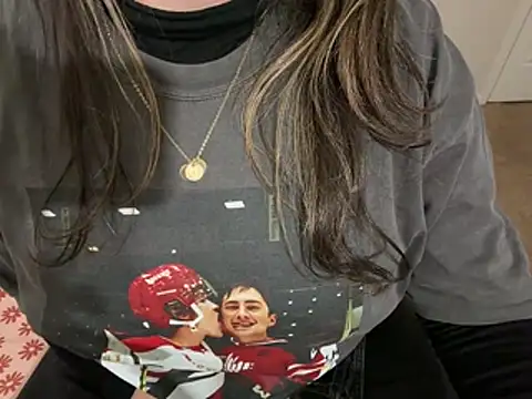 MissElizabethXoXo online show from 04-08-26, 12:45