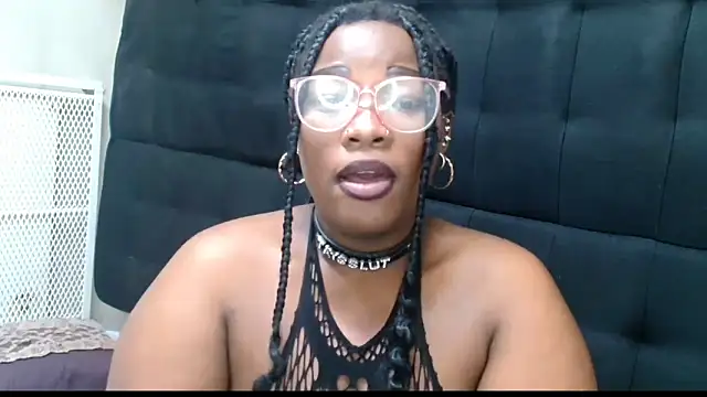 Snapshot of CurvyCocoxxx chatting on 02-05-26, 08:32 CurvyCocoxxx online show from 02-05-26, 08:32