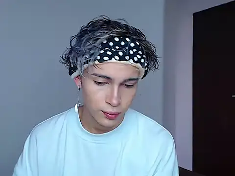 john vichenso online show from 10-28-25, 10:09