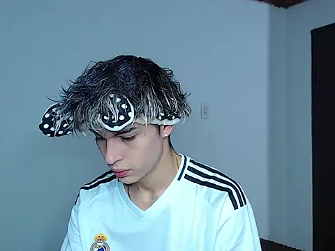 john vichenso online show from 11-26-25, 11:16