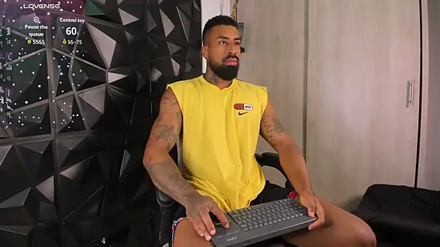 Snapshot of OstinDaniels chatting on 09-19-25, 10:58 OstinDaniels online show from 09-19-25, 10:58