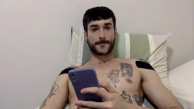 Snapshot of Fubinha chatting on 09-18-25, 01:19 Fubinha online show from 09-18-25, 01:19