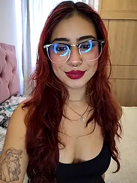 Snapshot of sarah_lark_ chatting on 10-03-25, 06:42 sarah lark  online show from 10-03-25, 06:42