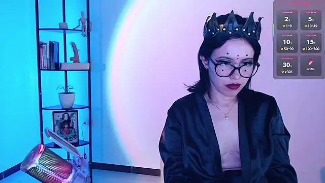 girldom online show from 10-28-25, 03:22