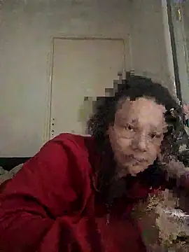 Snapshot of zeousseelphie chatting on 10-11-25, 12:06 zeousseelphie online show from 10-11-25, 12:06