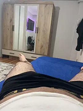 Erenn9972 online show from 09-10-25, 06:29