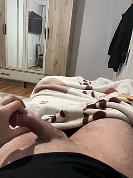 Erenn9972 online show from 12-03-25, 08:08