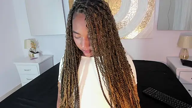 Michelle Lewis  online show from 04-13-26, 07:40