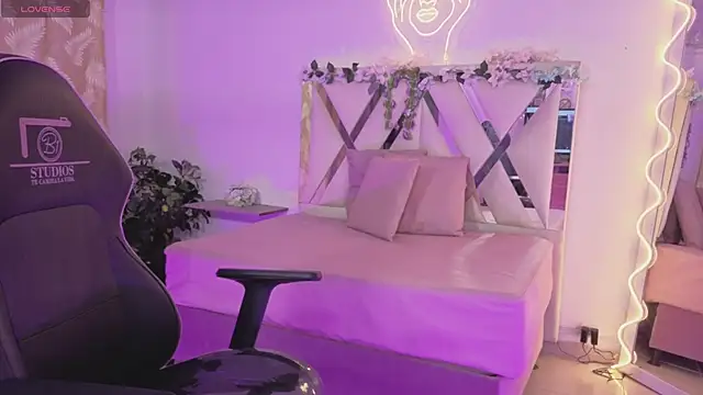 ZURY TAY online show from 05-30-26, 03:24