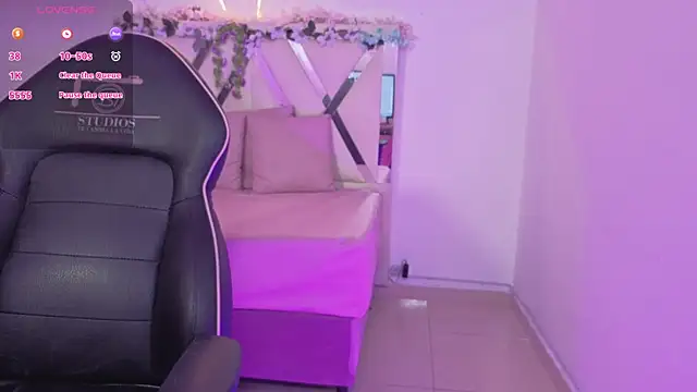 ZURY TAY online show from 03-24-26, 11:43