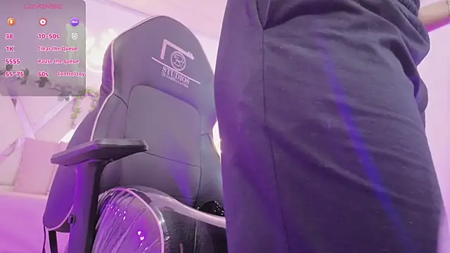 ZURY TAY online show from 04-10-26, 12:01