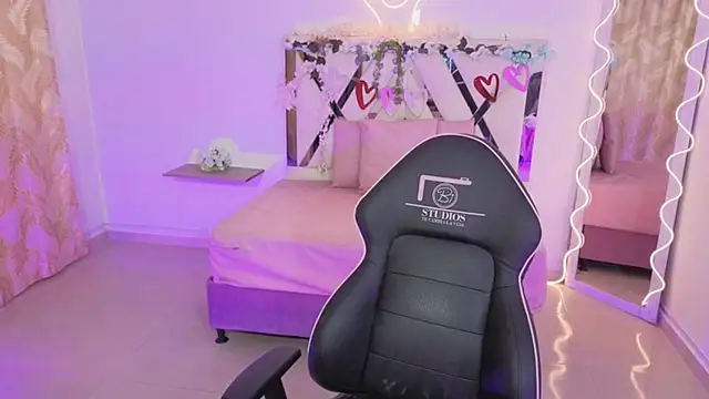 ZURY TAY online show from 11-06-25, 11:47