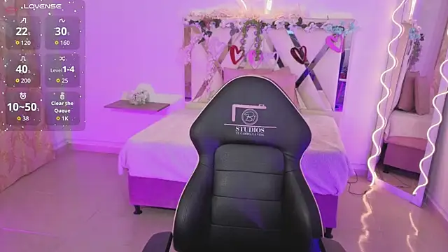 ZURY TAY online show from 10-24-25, 11:42