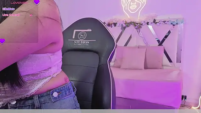 ZURY TAY online show from 02-20-26, 11:34