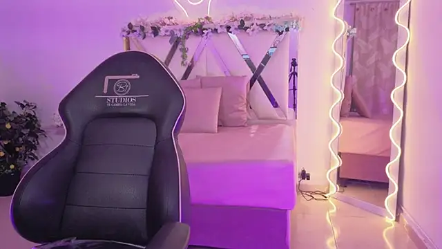 ZURY TAY online show from 03-30-26, 11:55