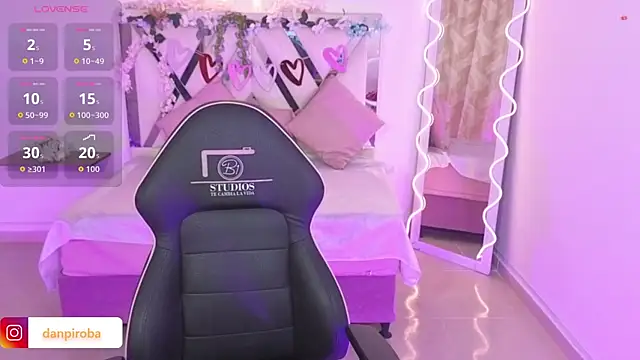 ZURY TAY online show from 09-22-25, 11:49