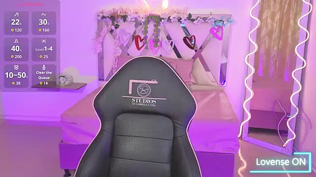 ZURY TAY online show from 10-04-25, 11:34