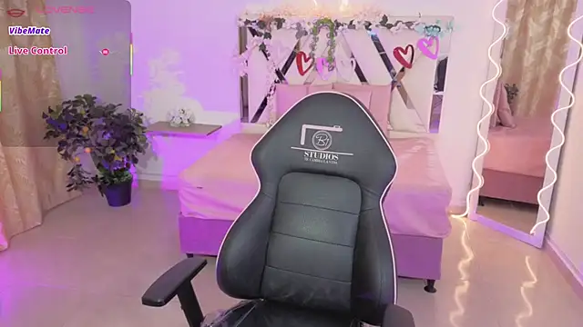 ZURY TAY online show from 11-07-25, 11:48