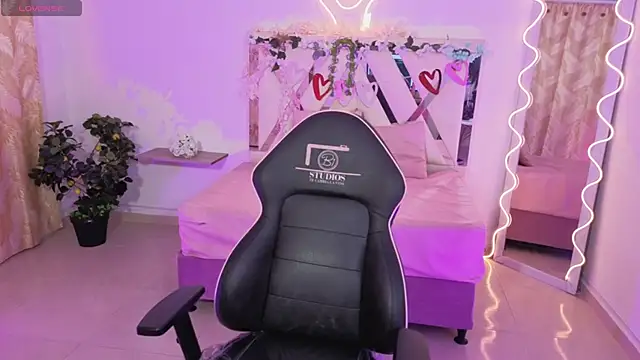 ZURY TAY online show from 11-11-25, 11:38