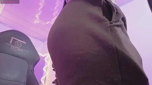 ZURY TAY online show from 04-15-26, 11:49