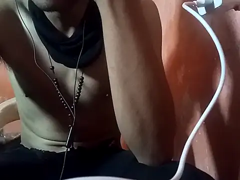 Snapshot of Hay-Viene-El-Huyy chatting on 09-15-25, 12:16 Hay-Viene-El-Huyy online show from 09-15-25, 12:16