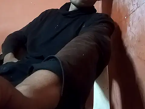 Snapshot of Hay-Viene-El-Huyy chatting on 10-12-25, 08:48 Hay-Viene-El-Huyy online show from 10-12-25, 08:48